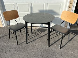 Dining table with 2 chairs