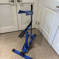 Lousiville Slugger Blue Flame Machine 