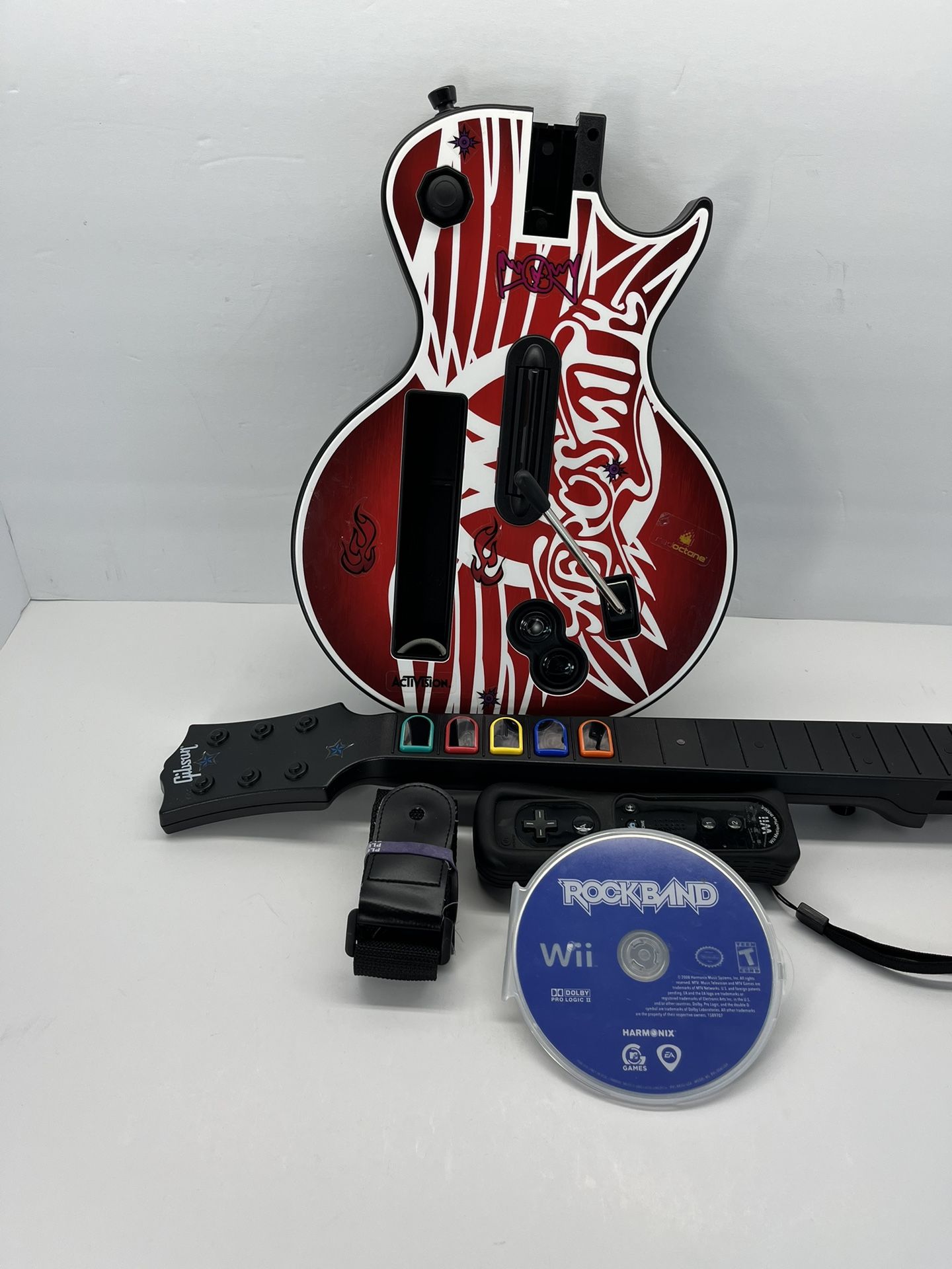 Nintendo Wii Aerosmith Guitar Hero Bundle