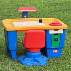 Fisher Price Little Tyke Desk Little Tikes Classroom Dollhouse Set