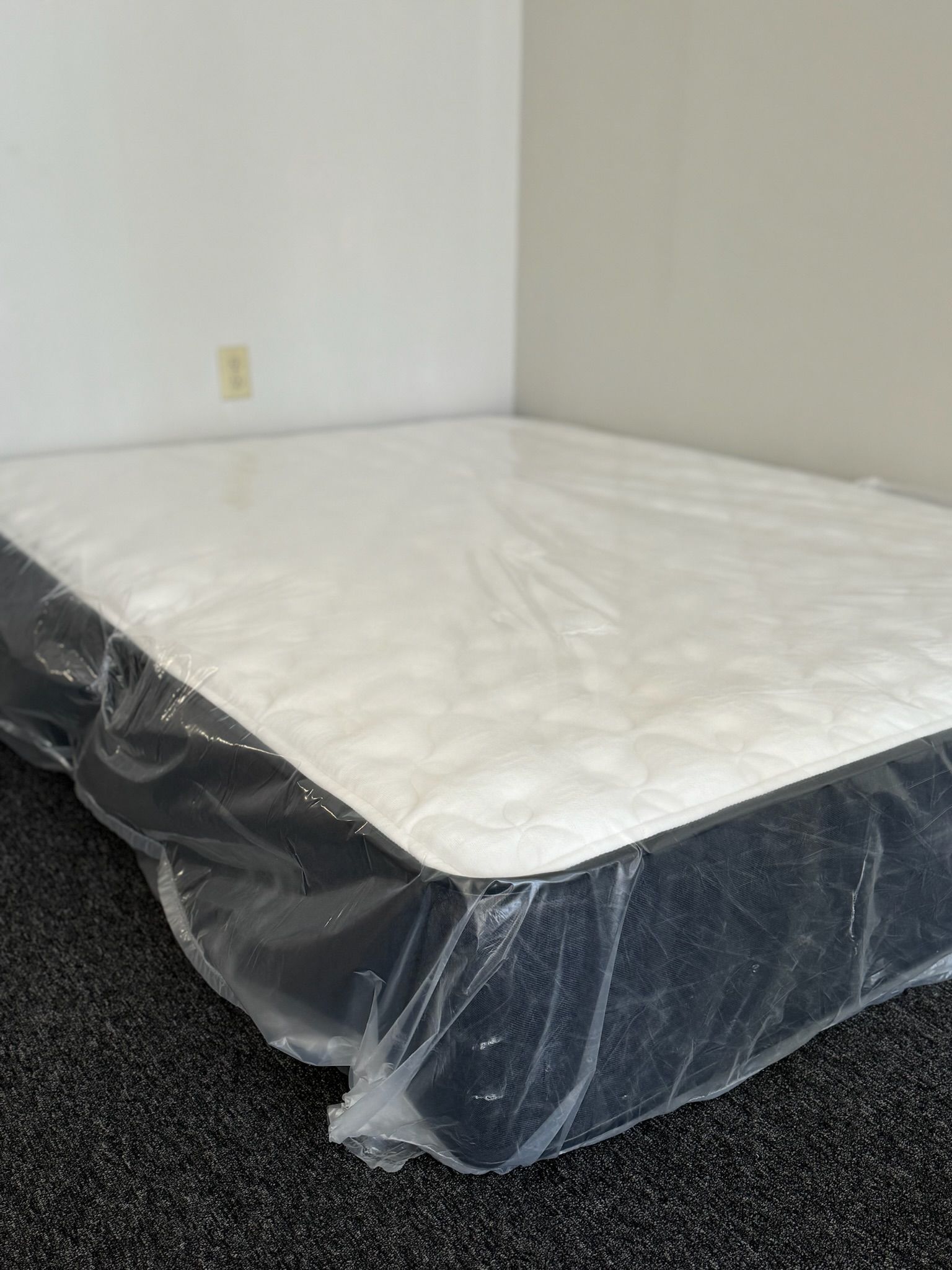 🔥🛌💥New King & Queen Mattress Never Used💥🔥🛌