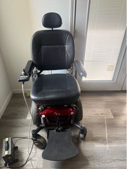Electric Wheelchair/ Mobility Scooter