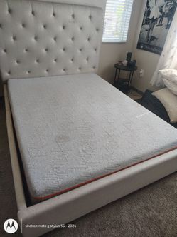Bedroom set queen size mattress dresser and chest