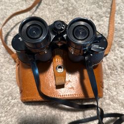 Binoculars Sears in perfect condition.