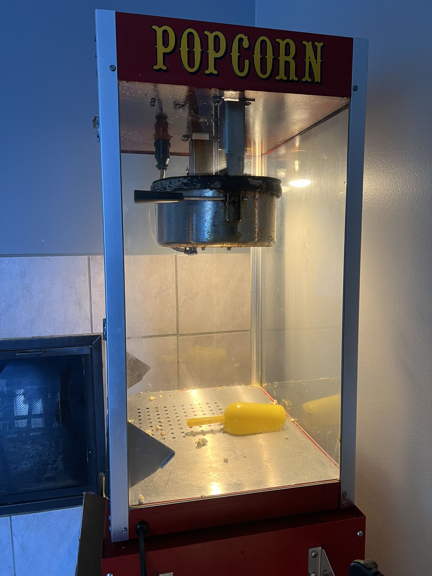 Paragon Tp-12 Popcorn Machine 