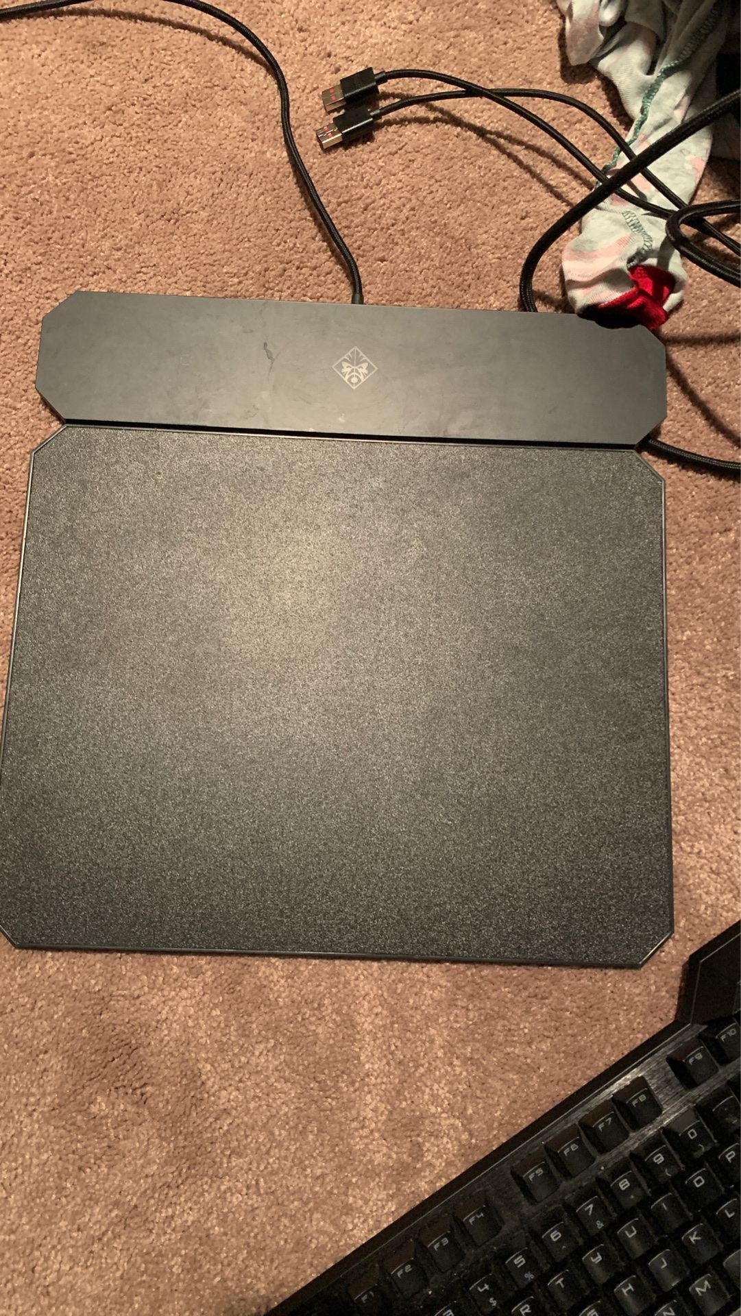 OMEN Outpost Qi Enabled Recharging Mouse Pad