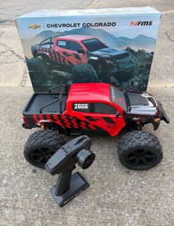 FMS 1:10 Chevrolet Colorado RS Red/Black RC Truck – with 2 batteries and charger