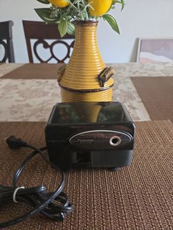 ELECTRIC  SHARPENER .  SACAPUNTA ELECTRICO .