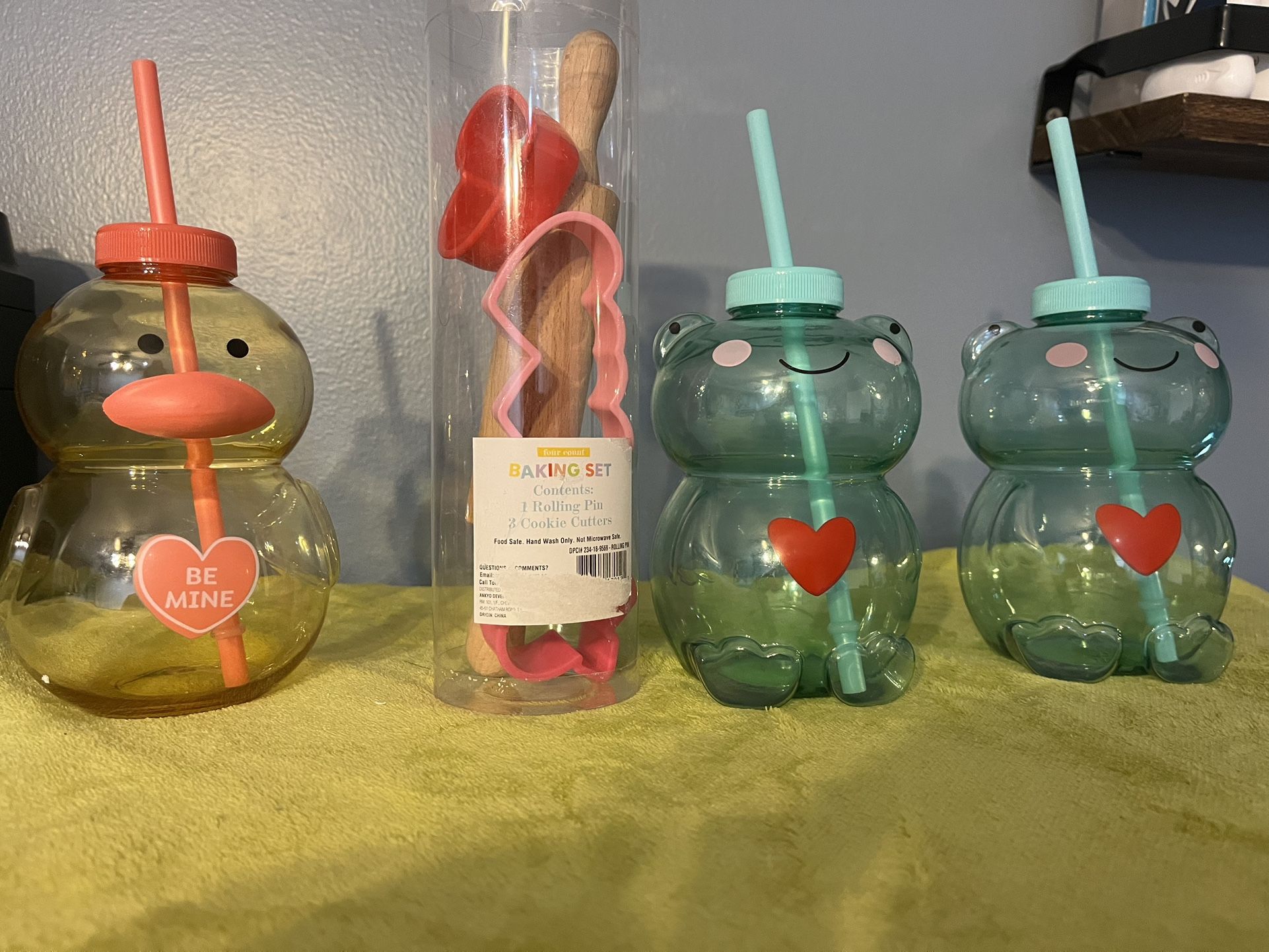 Animal Cup W/ Straw And Toy Baking Set 