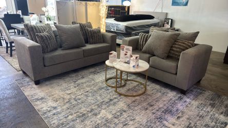Sofá & Loveseat grey $39 down