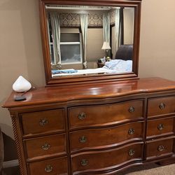 6 drawer  dresser with mirror
