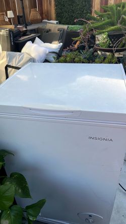 3.5 ft.³ small freezer