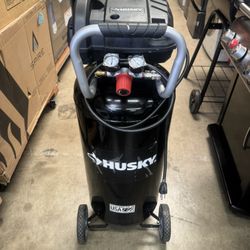 Air Compressor Vertical Husky  20 Gal  200 Psi 