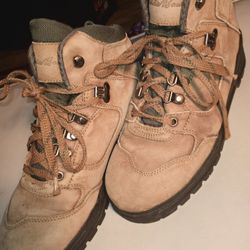 Eddie Bàuer Women's Size 7.5 Hiking Boots