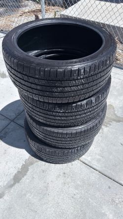 GOODYEAR TIRES 235/40/19