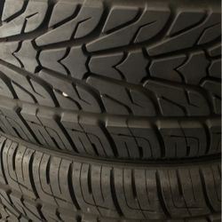 A Set Off 4 Used Tires 285/50R20