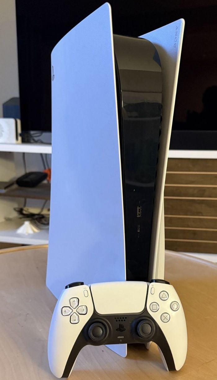 PS5 FOR SALE ‼️ (First Come First Serve)