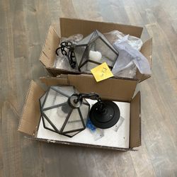 2 Light Fixtures