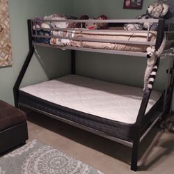 Full/Twin Metal Bunk Bed