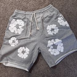grey denim tear shorts