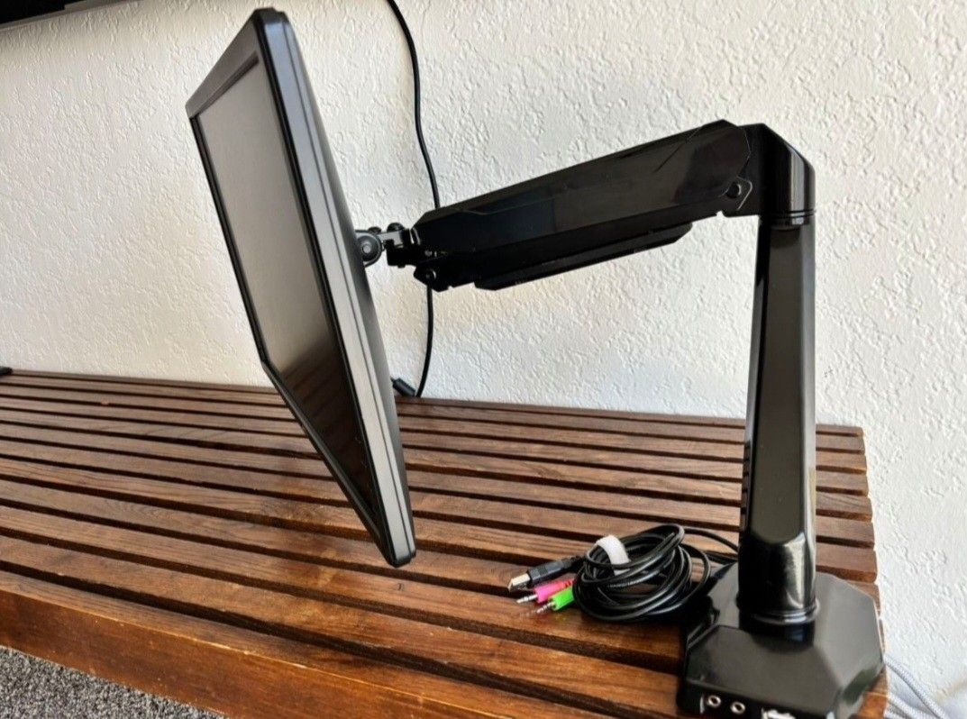 Dell Computer Monitor + Mount