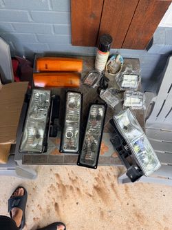 GM Truck Headlight and Turn Signal Set