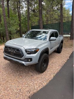 2019 Toyota Tacoma TRD Off-Road 4x4 – CLEAN Leather, Sunroof, Cement Grey, Fox Shocks, 60k miles