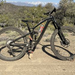 Trek Fuel Ex 9.8 XT Gen 6 Carbon Frame & Wheels - Medium