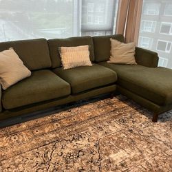 Interior Define Sofa w/Chaise