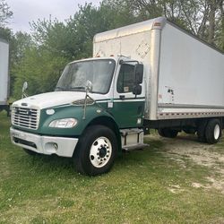 2010 International Box Truck