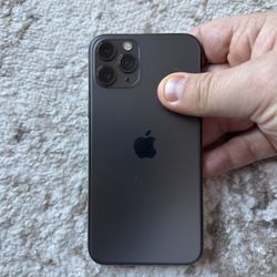 Selling iPhone 11 Pro 512GB Any Carrier Unlocked T-Mobile ATT Verizon Boost Metro in Perfect Condition 