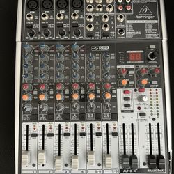 Behringer mixer 