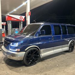 2003 GMC Savana