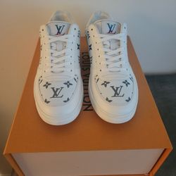 Louis Vuitton Size 9