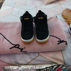 Jordan Size 5 And 1/2