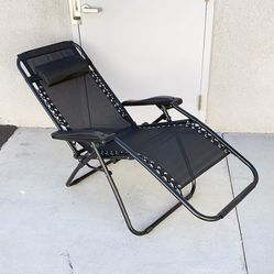 Brand New $40 Foldable Outdoor Patio Zero Gravity Recliner Lounge Chair, Adjustable Headrest, Textilene Mesh