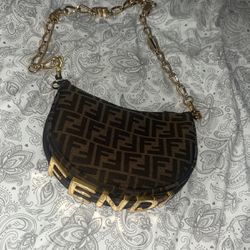 NEW FENDI BAG WITH GOLD CHAIN 