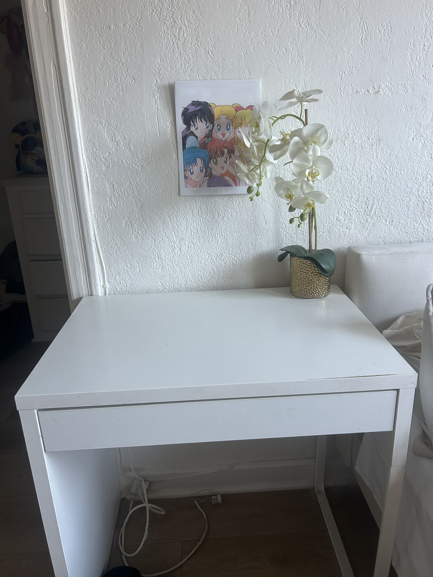White Desk