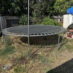 Trampoline 