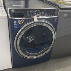New Scratch And Dent GE Front Load Washer. 1 Year Warranty 