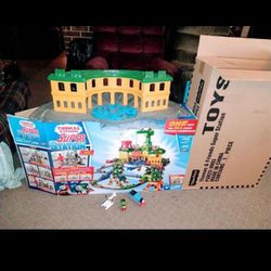 Thomas And Friends Super Station Toy Set 