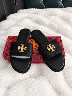 New Tory Burch Sandals Size : 7.5 🖤