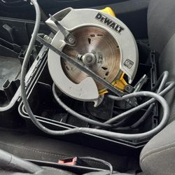 Dewalt Saw 