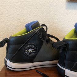 Converse Sneakers Sz 8 Little Boys