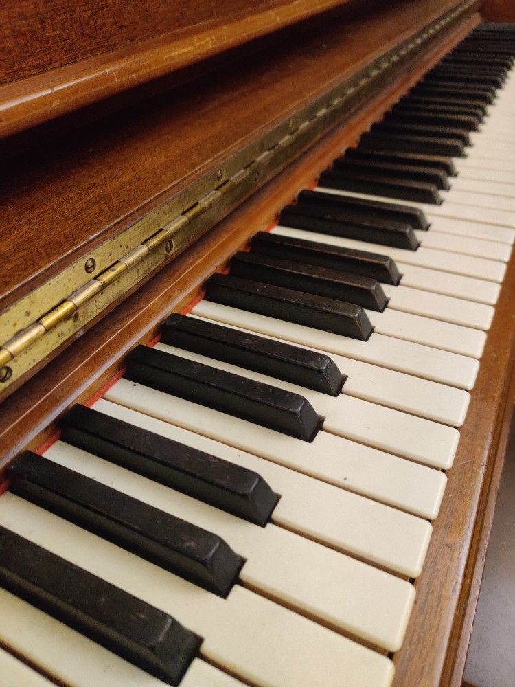 πΉ Gulbransen Piano for sell π