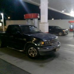 2001 Ford F150 4.7 L For Runs Great Two-wheel Drive 