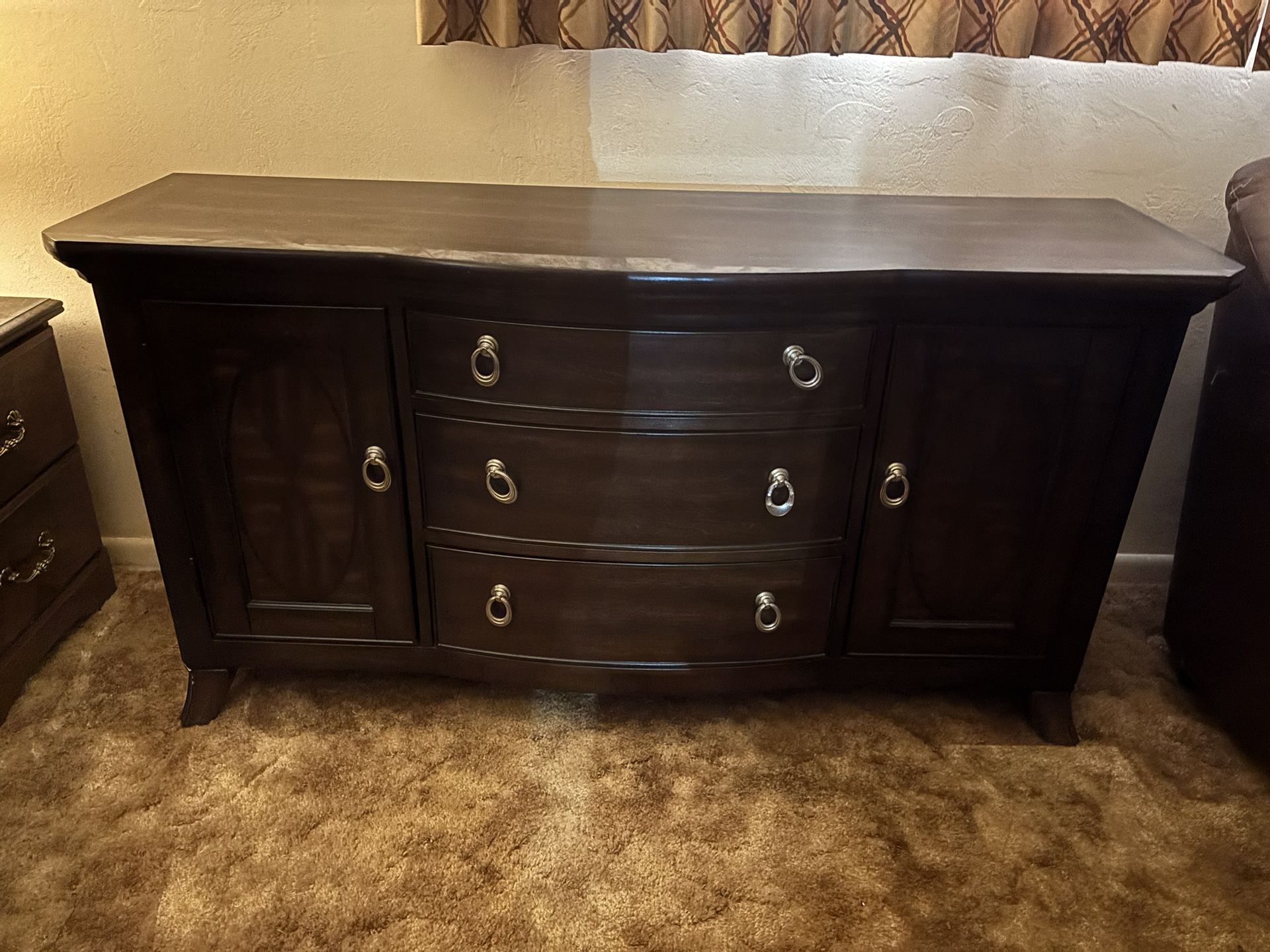 Dresser With Two Night Stands