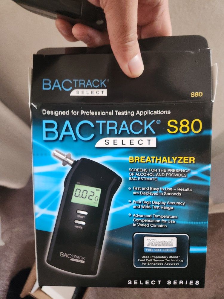 BacTrack S80 Select Digital Breathalyzer Alcohol Tester w/ Mouthpieces & Case
Brand New Never Used