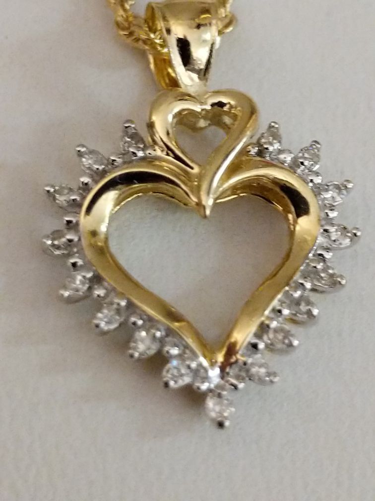 14K Diamond heart necklace with chain 20 in