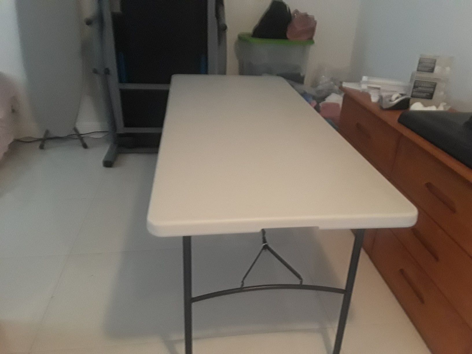 Heavy duty plastic table